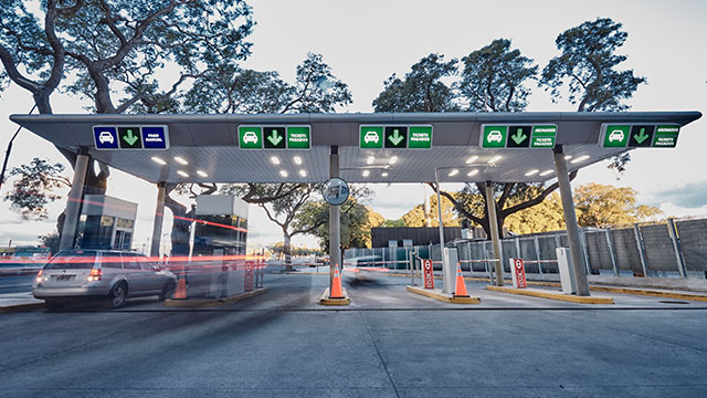 vehicle access control camera at argentinian airport 3